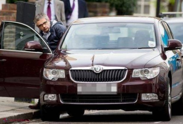 FOTO // Ce maşină conduce „Mr. Bean”, după ce şi-a distrus bolidul de 3,5 milioane de euro