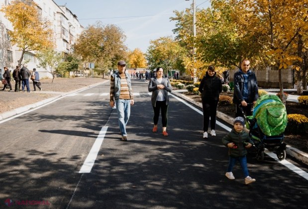 FOTO // Autoritățile din Orhei au dat în exploatare încă un drum reparat capital: „Țineți minte în ce stare era? Nu puteau trece nici unele automobile”