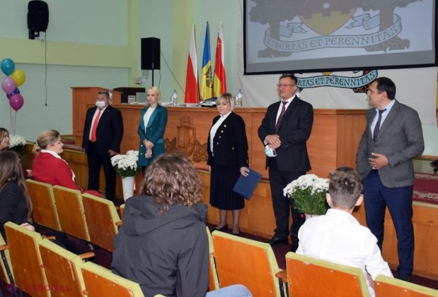 TRADIȚIE // Ilan Șor continuă să ofere PREMII CONSISTENTE celor mai buni elevi din Orhei