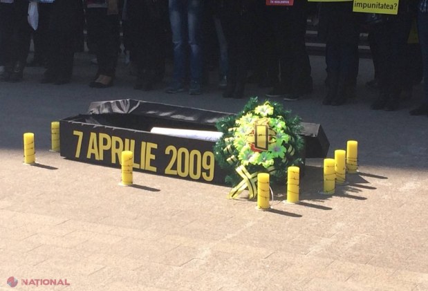 FOTO // Dosarul „7 aprilie”, „îngropat” în fața Parlamentului