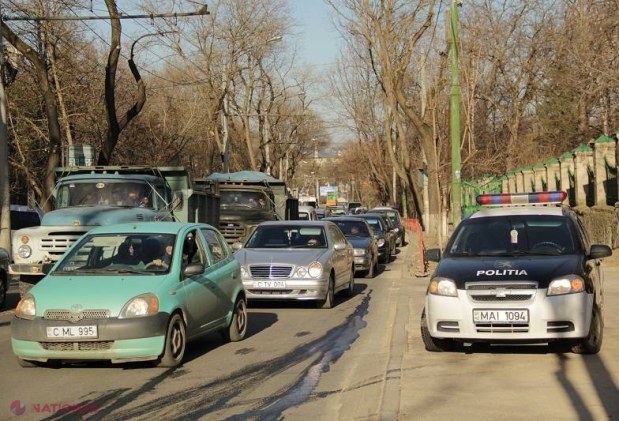 FOTO // ACCIDENT în lanț pe șoseaua Hâncești din capitală