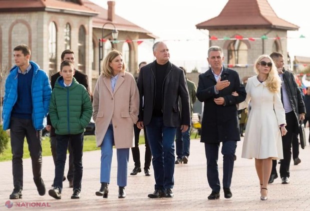FOTO // Președintele Dodon și-a dus familia în Transnistria pentru a marca alături de Krasnoselski și soția sa sărbătoarea de stat a Federației Ruse – „Ziua Unirii Naționale”