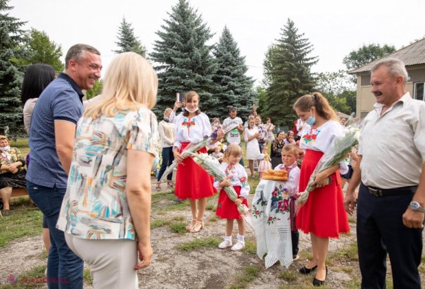FOTO // Partidul „ȘOR” construiește în sate TERENURI de joacă pentru copii. Al doilea într-o săptămână a fost dat în exploatare
