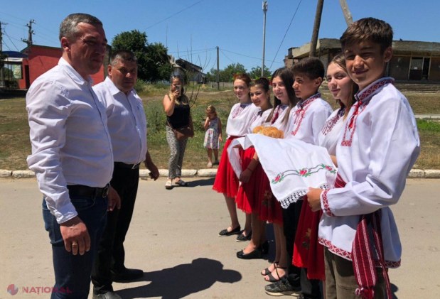 FOTO // Partidul „ȘOR” a dat start lucrărilor de iluminare stradală în comuna Doina, r. Cahul: „Nu vom permite autorităților să se răzbune pe cetățeni”