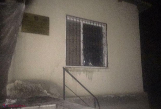 Sediul Procuraturii din Vulcănești, INCENDIAT: Răufăcătorii au deteriorat mai întâi camera video de la intrarea în instituție