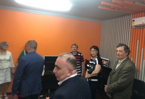 FOTO // O nouă INVESTIȚIE în sistemul educațional din R. Moldova. Rețeaua de licee „Orizont” a lansat PRIMA bibliotecă DIGITALĂ din R. Moldova