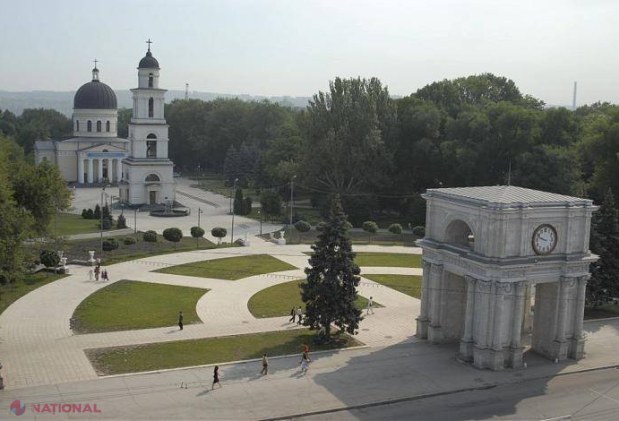 Un monument va fi INSTALAT în scuarul catedralei