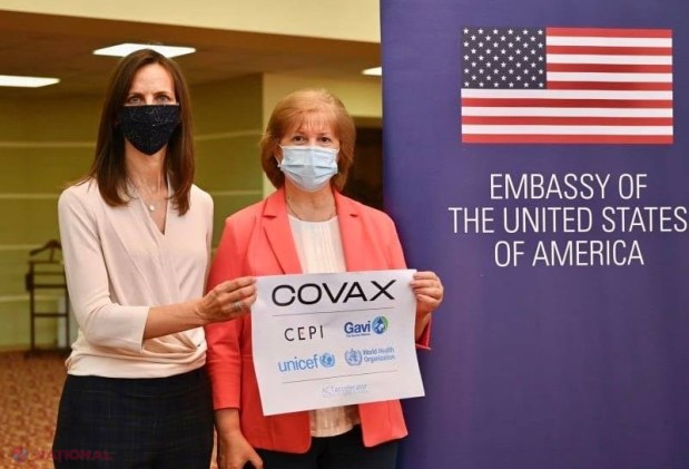 FOTO // Un alt lot de 150 000 de doze de vaccin Johnson &Johnson a ajuns la Chișinău. Circa 60 000 de moldoveni s-au imunizat cu serul administrat într-o SINGURĂ doză, produs în SUA