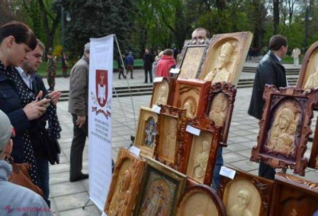 FOTO // Expoziţie de icoane realizate de deţinuţi