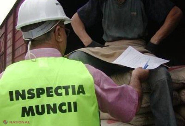 Legea se schimbă! Ce AMENZI riscați dacă munciți fără carnet de muncă? Angajatorii pot ajunge la ÎNCHISOARE