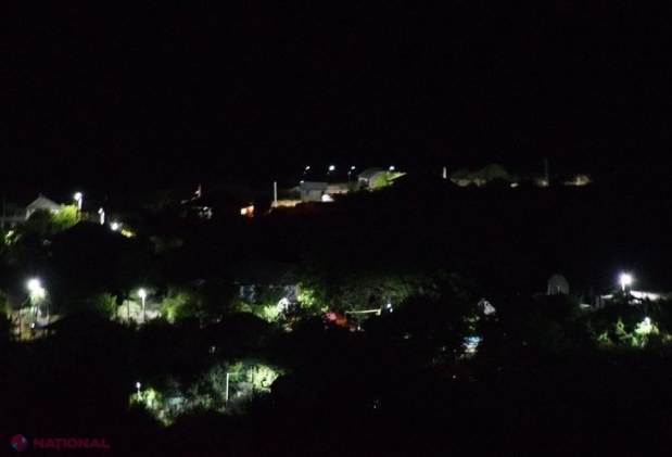 FOTO // În alte două localități din raionul Orhei primarii din echipa lui Ilan Șor au dat în exploatare iluminatul stradal