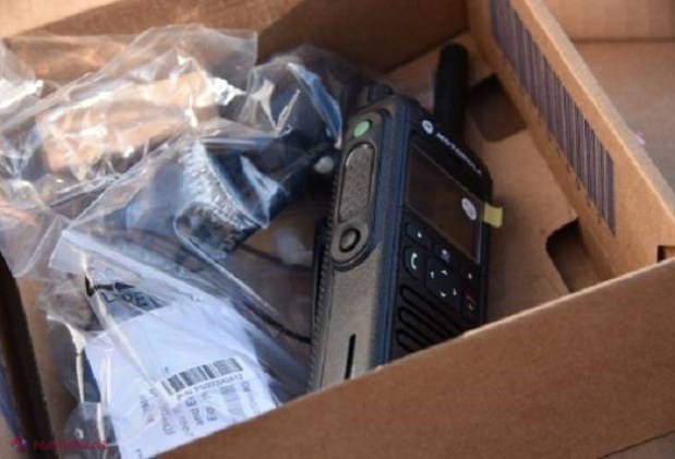 ECHIPAMENT NOU: Polițiștii din R. Moldova vor putea efectua apeluri telefonice în mai puțin de trei secunde, cu grad înalt de securizare