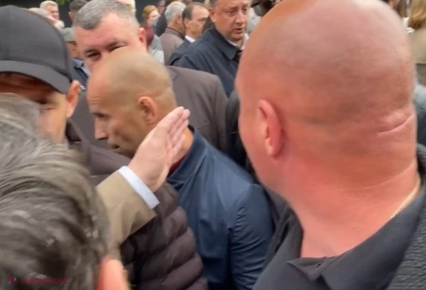 VIDEO // Oamenii lui Șor și socialiștii, CEARTĂ ca la ușa cortului înainte de „marșul memoriei”. Liderul „Șansă”, UMILIT de Novac și Batrîncea: „Cine sunt zăcii aceștia? Pe mine să mă umilească patru gorile?”. Novac: „Alexei, vrei să fii zvezda...”