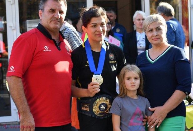 VIDEO // Campioana MONDIALĂ Anastasia Nichita, întâlnită cu FANFARA la intrarea în R. Moldova. Luptătoarea va primi 225 de mii de lei pentru cucerirea medaliei de AUR