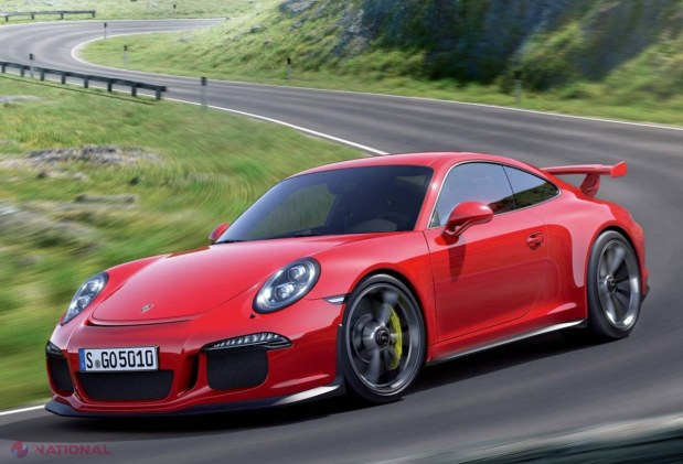 Moldovenii nu RENUNȚĂ la lux! Vezi câte mașini de marca „Porsche” și „Mercedes” au vândut saloanele auto 