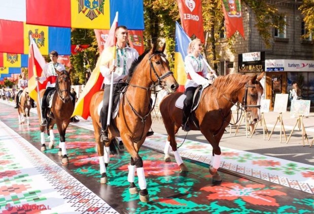 LIVE, FOTO // Ziua Independenței la Orhei. Parada cavaleriei, târgul meșterilor populari, bucătărie tradițională și show aviatic 