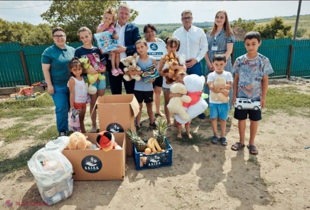 VIDEO // Istoria MAMEI din Goianul Nou, care crește de una singură ȘAPTE copii. Văduva e nevoită să se descurce doar cu 1 000 de lei pe lună. Organizatorii campaniei ”Donează o jucărie, dăruiește un zâmbet” au vizitat-o și i-au oferit un ajutor 