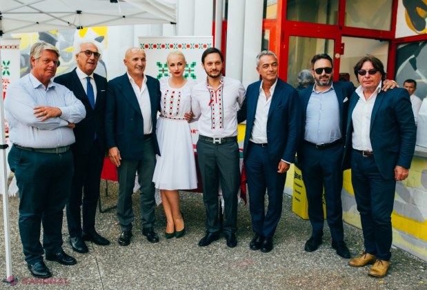 VIDEO // Sute de moldoveni din diaspora din Italia au semnat proiectul de lege al Partidului „ȘOR”, care prevede readucerea lor acasă