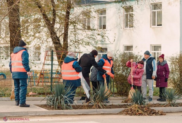 FOTO // Modelul de la Orhei este aplicat și în orașul Taraclia. Autoritățile locale au demarat o „CURĂȚENIE GENERALĂ” în localitate