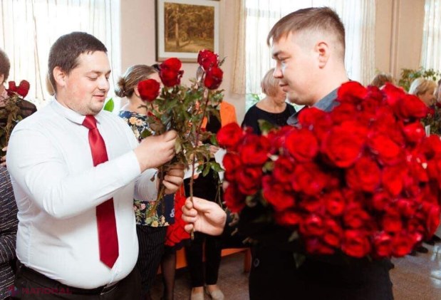 FOTO // Partidul „ȘOR” i-a felicitat pe DASCĂLII din R. Moldova de Ziua Profesorului