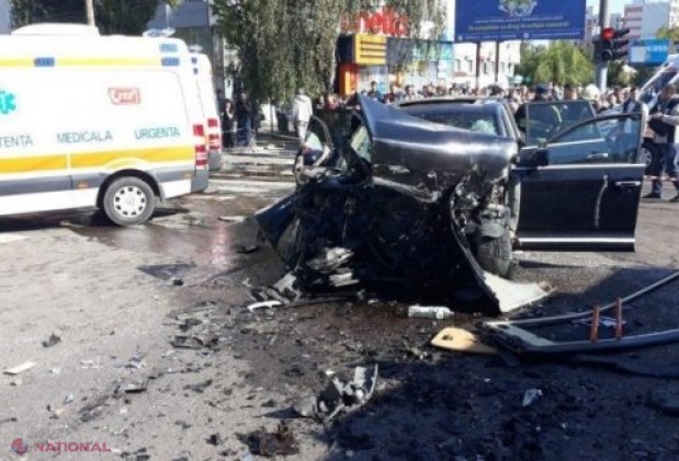 UPDATE, VIDEO, FOTO // Accident TERIBIL la Buiucani. Un troleibuz a intrat în mulțimea care aștepta la stație, după ce a fost izbit de o mașină. 18 persoane au fost rănite, iar una a DECEDAT