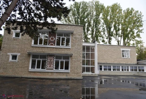 Alexandru Fleaș și șefa Direcției Educație de la Buiucani, sancționați cu MUSTRARE, după ce primarul interimar a vizitat grădinița în care copiii ar fi mâncat terci cu viermi