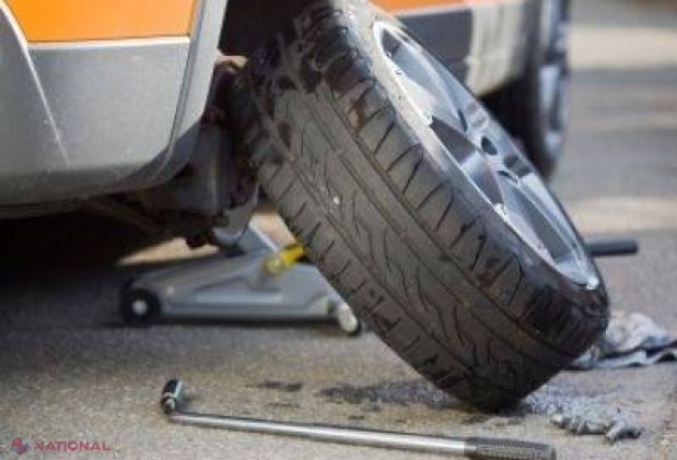 Accident cu moldoveni în Italia. S-au răsturnat cu mașina după ce le-a explodat un pneu