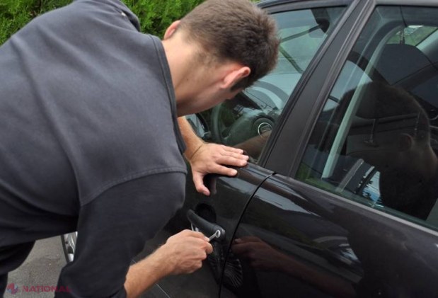 Bărbat din Durleşti, IMOBILIZAT cu gaze lacrimogene de către poliţie. Tocmai se pregătea să dea LOVITURA 