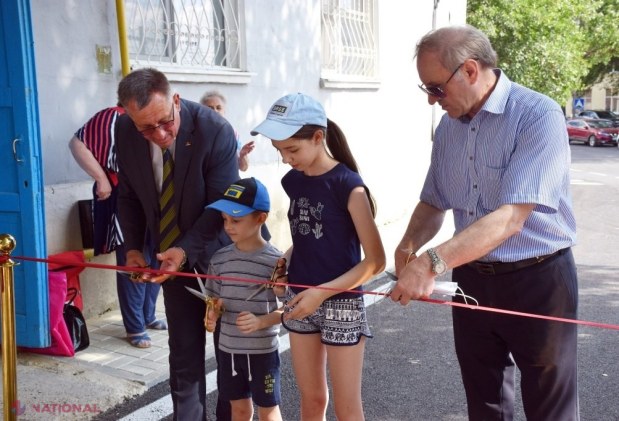 FOTO // La Orhei continuă lucrările re RENOVARE a curților de bloc: „Noi am așteptat peste 40 de ani să avem așa ceva”