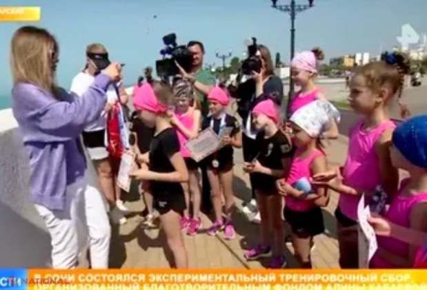 FOTO // Amanta SECRETĂ a lui Putin, apariție controversată la malul Mării Negre în plin război