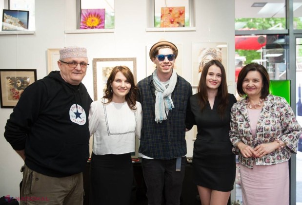 FOTO // Cafea și vin la o expoziție NETRADIȚIONALĂ în Chișinău
