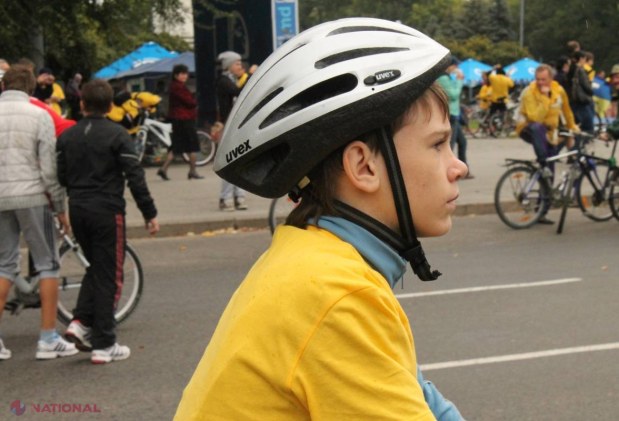 FOTO Iubitorii de ciclism au venit cu sutele, pe ploaie, la Festivalul „Velohora