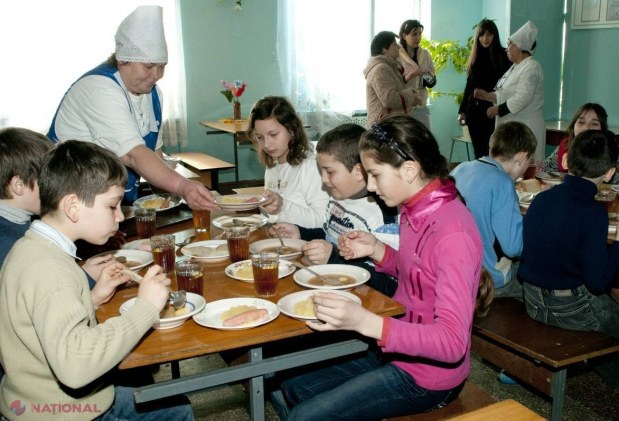 CONTROALE // ALIMENTAȚIA din școli și grădinițe: Mai mult de jumătate din instituții NU respectă regimul alimentar impus de Ministerul Sănătății