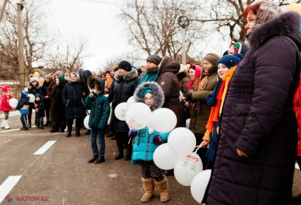 FOTO // Încă două porțiuni de drum în comuna Jora de Mijloc, date în exploatare de primarul Partidului „ȘOR”, Marina Tauber