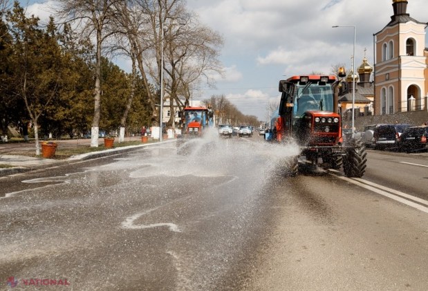 FOTO // La Orhei este în toi curățenia de primăvară. Străzile sunt spălate cu ȘAMPON special