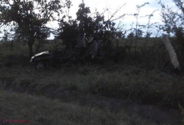 DETALII despre accidentul de ieri în care trei tineri au ARS de VII: Fata nu a fost încă identificată