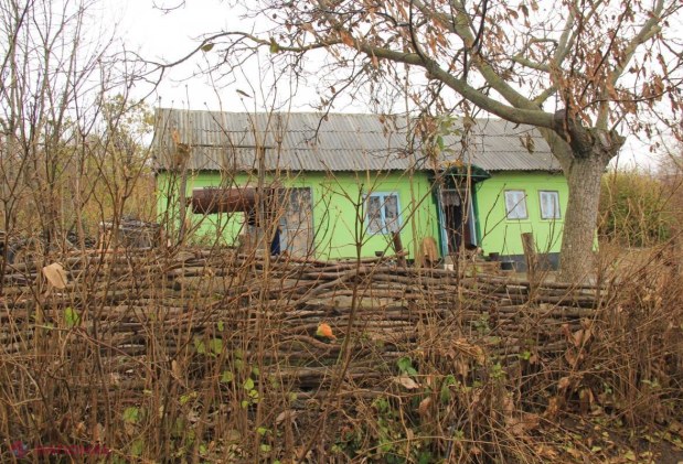 Odaia PUSTIITĂ: Localitatea din R. Moldova cu opt case, patru familii, câțiva câini și-un „generator micuț”