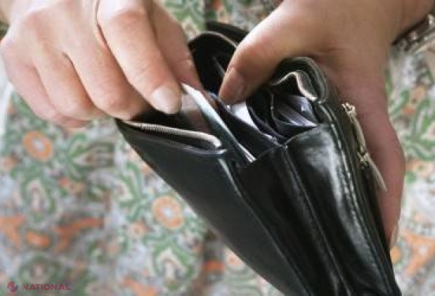 Atenție la buzunare! O femeie a încercat să FURE un portmoneu 