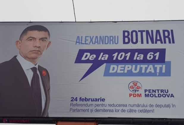 FOTO // Panourile electorale ale PD din Hâncești, „CIURUITE” cu bile de paintball: „Vom atenționa observatorii naționali și internaționali despre aceste acte de agresiune”