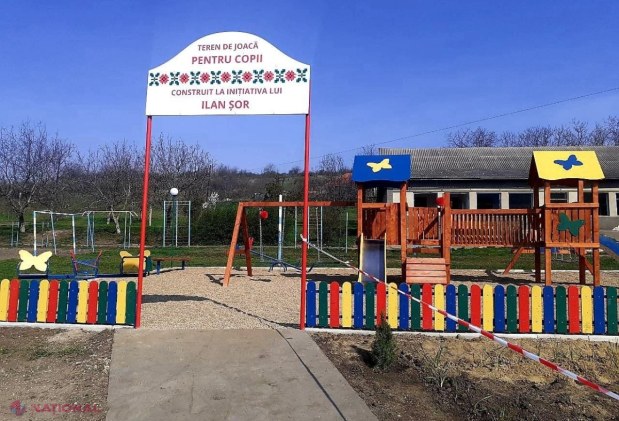 FOTO // Încă două terenuri de joacă au fost CONSTRUITE de echipa Partidului „ȘOR” în două localități din R. Moldova: „Vom construi și vom moderniza spații de joacă în peste o sută de localități rurale”