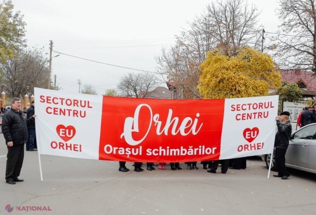 FOTO // Hramul Orheiului, în TOI. Mii de orheieni au defilat la PARADA din centrul orașului. Cei prezenți așteaptă extragerea la TOMBOLA cu 200 de premii valoroase