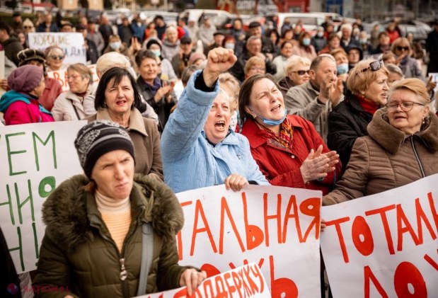 PROTEST // „PAS cu PAS ne-au dus de nas”! Șor i-a arătat cartonașul galben guvernării Maiei Sandu