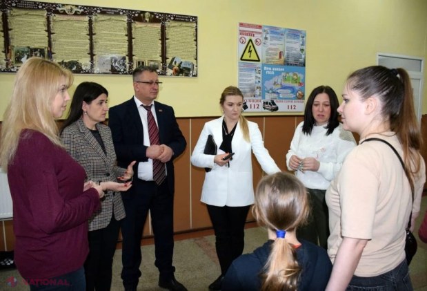 FOTO // Copiii REFUGIAȚILOR ucraineni frecventează ȘCOLILE din Orhei: „Sunt recunoscătoare pentru faptul că băiatul meu va frecventa școala și va fi implicat în activitățile extrașcolare”
