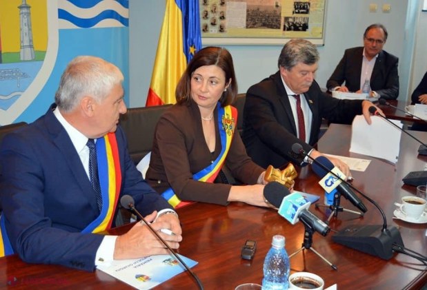 FOTO // Încă o localitate din R. Moldova s-a ÎNFRĂȚIT cu un municipiu din România: „Vreau să îi mulțumesc poporului român pentru miile de burse oferite copiilor noștri din R. Moldova”