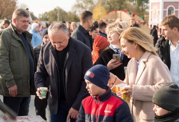 FOTO // Președintele Dodon și-a dus familia în Transnistria pentru a marca alături de Krasnoselski și soția sa sărbătoarea de stat a Federației Ruse – „Ziua Unirii Naționale”