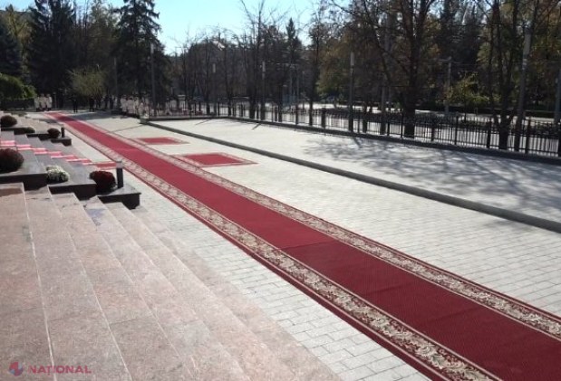 VIDEO // Preşedintele Recep Erdogan, întâmpinat cu mult fast la Preşedinţia R. Moldova: Covor roşu şi nici ţipenie de om