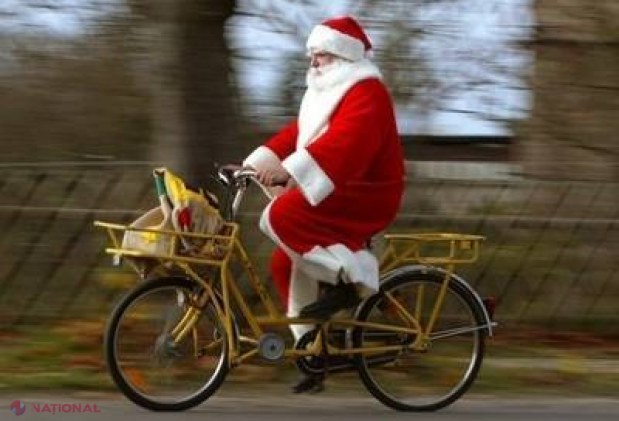 Moși Crăciuni pe BICICLETE!