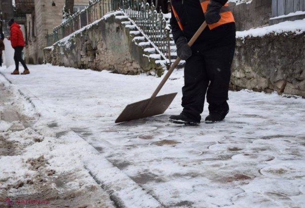 FOTO / Drumarii din Orhei s-au mobilizat la deszăpezirea drumurilor. Peste 25 de utilaje au funcționat la capacitate maximă pe parcursul nopții