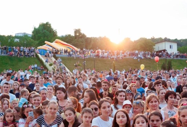 FOTO // Megaweek-end de excepție la „OrheiLand”. Trei concerte MEMORABILE au adunat zeci de mii de vizitatori