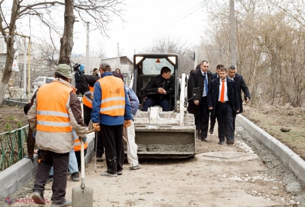FOTO // La Orhei continuă modernizarea capitală a curților de bloc: „În calitate de deputat ales voi continua proiectele sociale pe care le-am început”